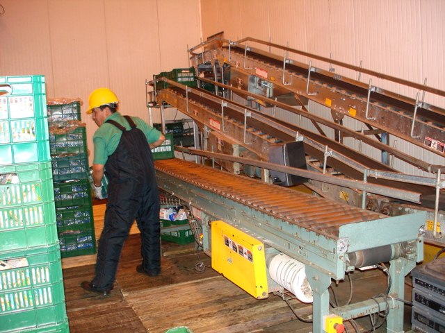 Palletizing product from manufacturing